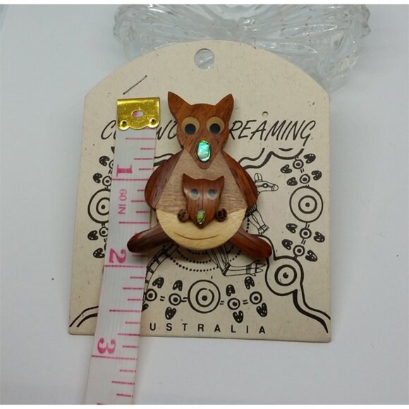 NEW Australian Kangaroo Pin Aboriginal Designs Corkwood Dreaming - Picture 3 of 3